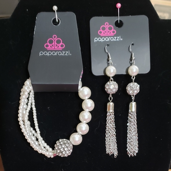 Paparazzi 2pc Set - Pearl and Rhinestone Bracelet and Earrings Fashion Fix - Picture 1 of 5